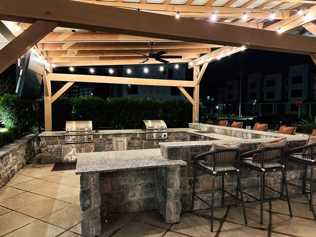 From Grill to Full Bar: Planning Your Outdoor Kitchen Kit for Entertaining