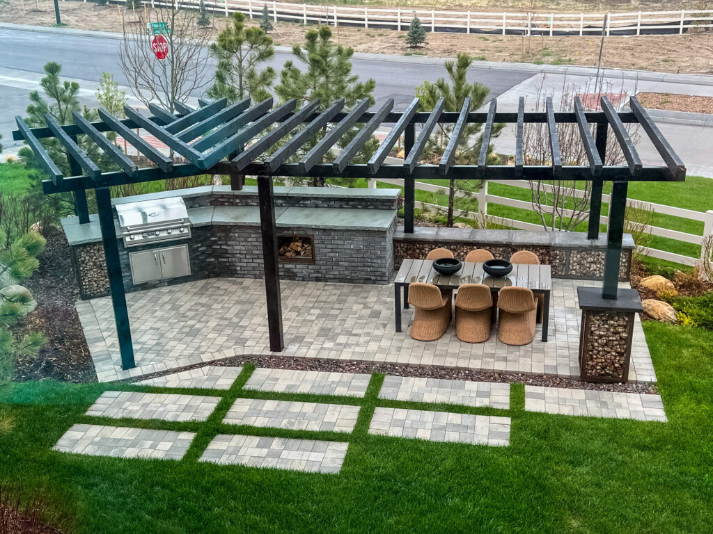 From Grill to Full Bar: Planning Your Outdoor Kitchen Kit for Entertaining