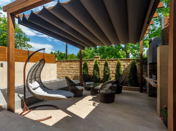 Outdoor Kitchen Kit Trends for 2026: Smart Appliances, Modular Concrete, Covered Structures