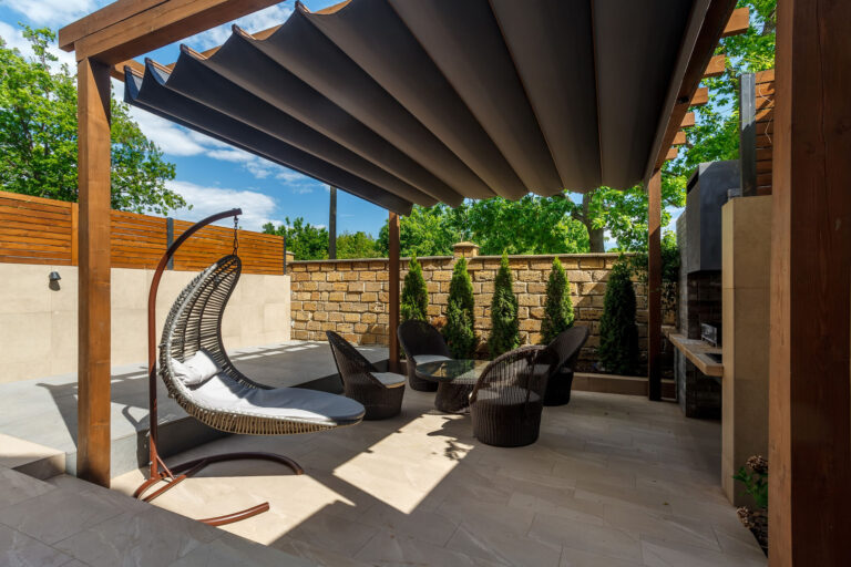 Outdoor Kitchen Kit Trends for 2026: Smart Appliances, Modular Concrete, Covered Structures